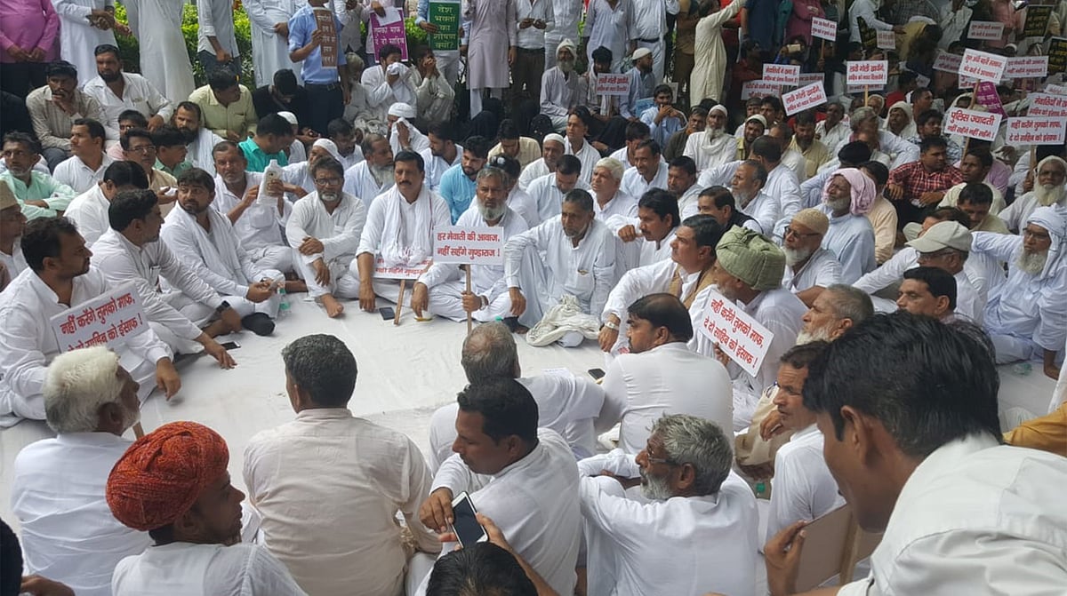 صاحب خان قتل معاملہ: راج گھاٹ پر اہل میوات کا گاندھی کی روح سے شکوہ