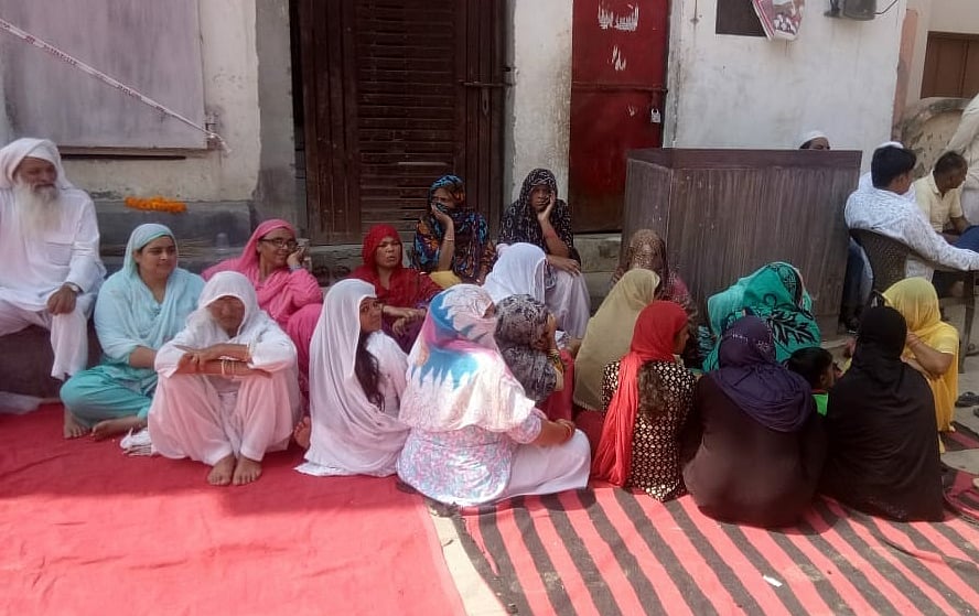 گڑگاؤں: مدینہ مسجد کے باہر دھرنا جاری، جمعہ کے پیش نظر شہر بھر میں سخت سکورٹی