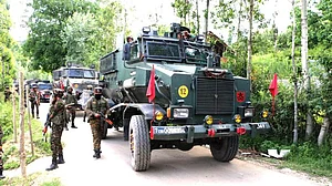 کشمیر: بانڈی پورہ میں مسلح تصادم، 5 ملی ٹینٹ ہلاک