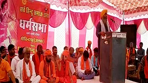 اکبر لنچنگ: چارج شیٹ کے خلاف وی ایچ پی کا جلسہ، ملزمان کو بتایا محب وطن