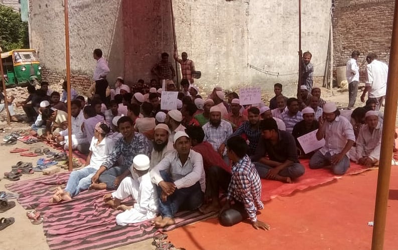 گڑگاؤں: مدینہ مسجد کے باہر دھرنا جاری، جمعہ کے پیش نظر شہر بھر میں سخت سکورٹی