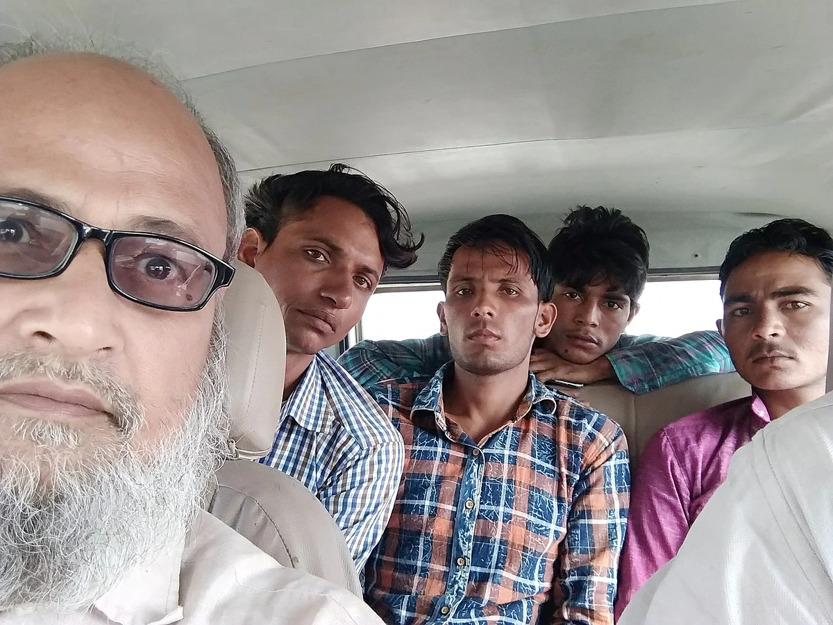 گواہی پر جا رہے پہلو خان کے بیٹوں، وکیل اور گواہ پر فائرنگ