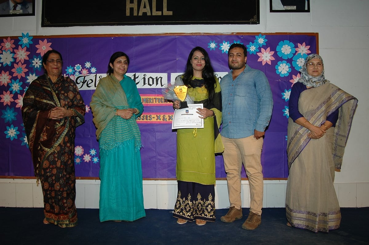 رابعہ گرلز پبلک اسکول میں اعزازی جلسہ کا انعقاد