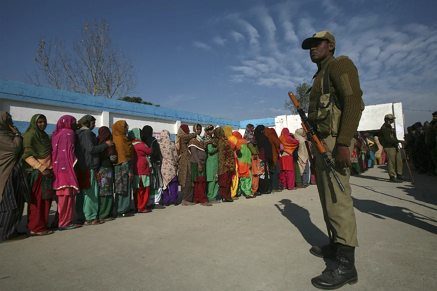 جموں و کشمیر پر فیصلہ لینے کا طریقہ انتہائی غلط، جمہوریت کے لیے خوفناک پیغام