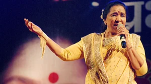 آشا بھوسلے نے 23 سال بعد بنگلہ زبان میں گیت گایا