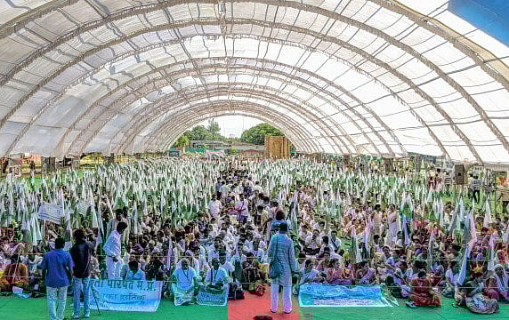 گوالیار: بے زمینوں کا اعلان، زمین نہ ملی تو گرا دیں گے مودی سرکار 