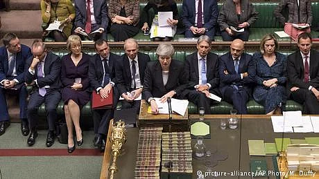 برطانوی وزیر اعظم کو درپیش قیادت کا چیلنج: کیوں اور کیسے؟