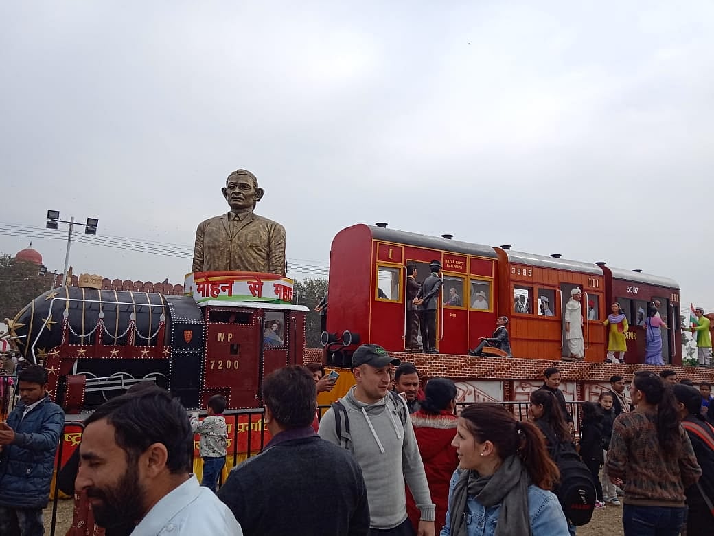 لال قلعہ: یوم جمہوریہ کی جھانکیاں دیکھنے والوں کا لگا تانتا