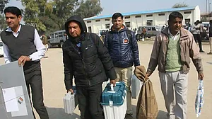 ضمنی انتخابات: جیند، رام گڑھ اور تروورور میں سخت سکورٹی کے درمیان ووٹنگ جاری