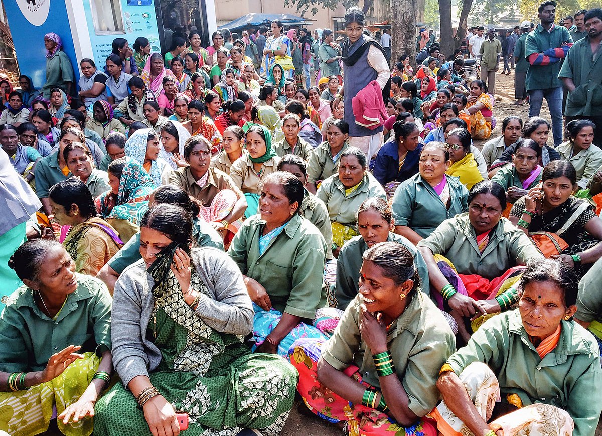 بھارت بند: مودی حکومت کے خلاف ٹریڈ یونینوں کی یلغار، کسان بھی  آئے شانہ بشانہ