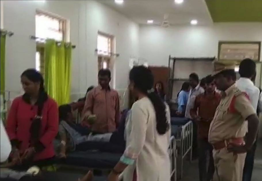 بڑی خبر: تلنگانہ میں سرکاری اسکول کی 67 طالبات بیمار، اسپتال میں ہوئیں داخل