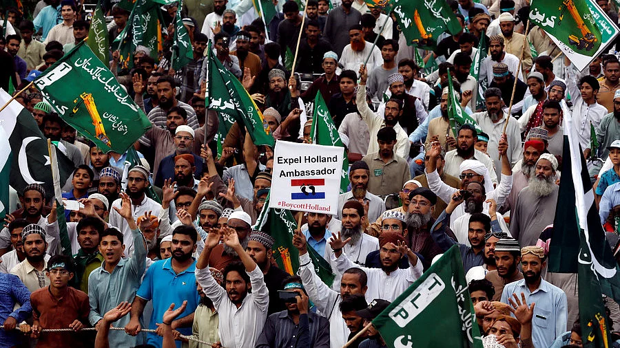 پاکستان میں ہالینڈ کے خلاف مظاہرہ