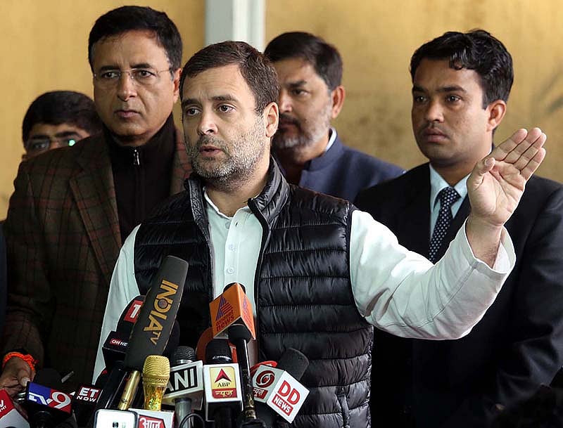 مودی کے کہنے پر امبانی کی کمپنی کو رافیل ڈیل میں پارٹنر بنایا گیا، ای میلز سے انکشاف: راہل گاندھی