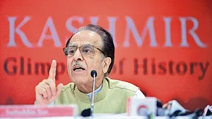 وزیر داخلہ نے جموں و کشمیر کے اہم سیاسی مسئلے پر غلط بیانی سے کام لیا ہے: سوز