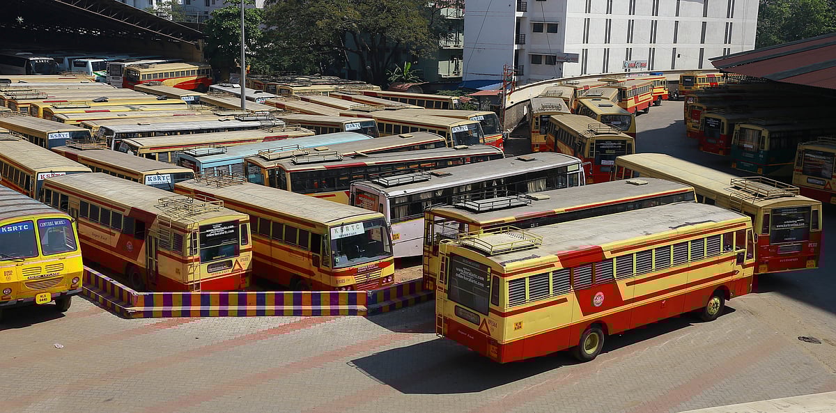بھارت بند: مودی حکومت کے خلاف ٹریڈ یونینوں کی یلغار، کسان بھی  آئے شانہ بشانہ