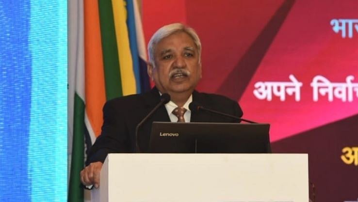 بیلٹ پیپر سے الیکشن کرانا ممکن نہیں: الیکشن کمیشن