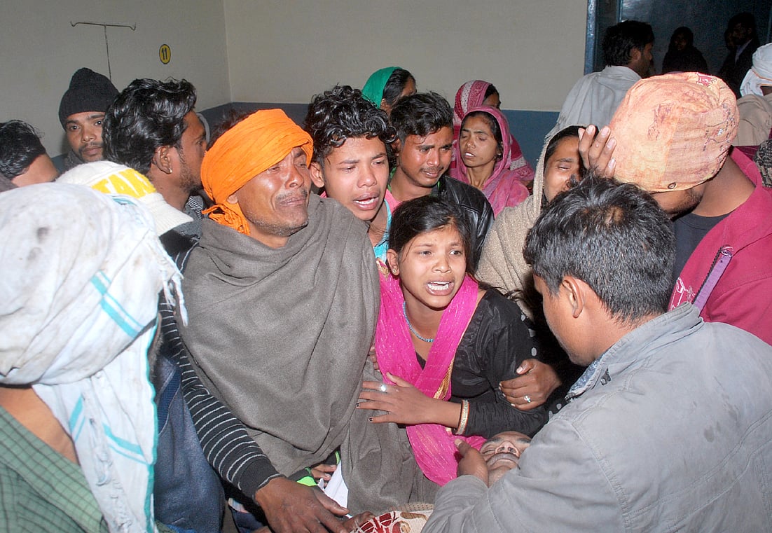 اترپردیش میں بجلی گرنے سے کہرام، 10 افراد ہلاک، کئی جھلسے