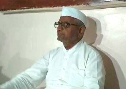  انا ہزارے نے دی ’پدم بھوشن‘  لوٹانے کی دھمکی، مودی حکومت نے لوگوں کا اعتماد توڑا