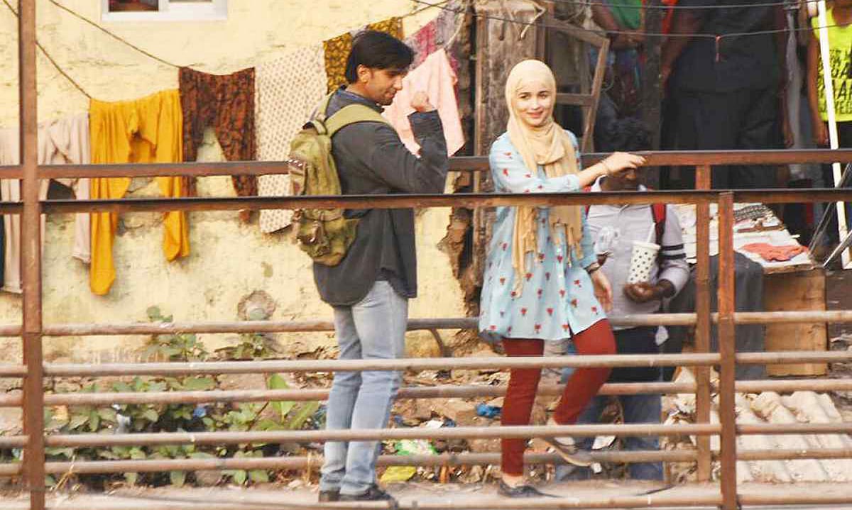 گلی بوائے: زمین سے اٹھ کر خوابوں کا آسمان چھو لینے کی کہانی