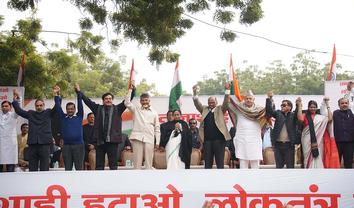 ممتا بنرجی ملک کے مفاد میں کانگریس اور سی پی ایم سے اتحاد کو تیار