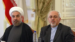 ایران: صدر حسن روحانی کی طرف سے وزیر خارجہ جواد ظریف کا استعفی نامنظور