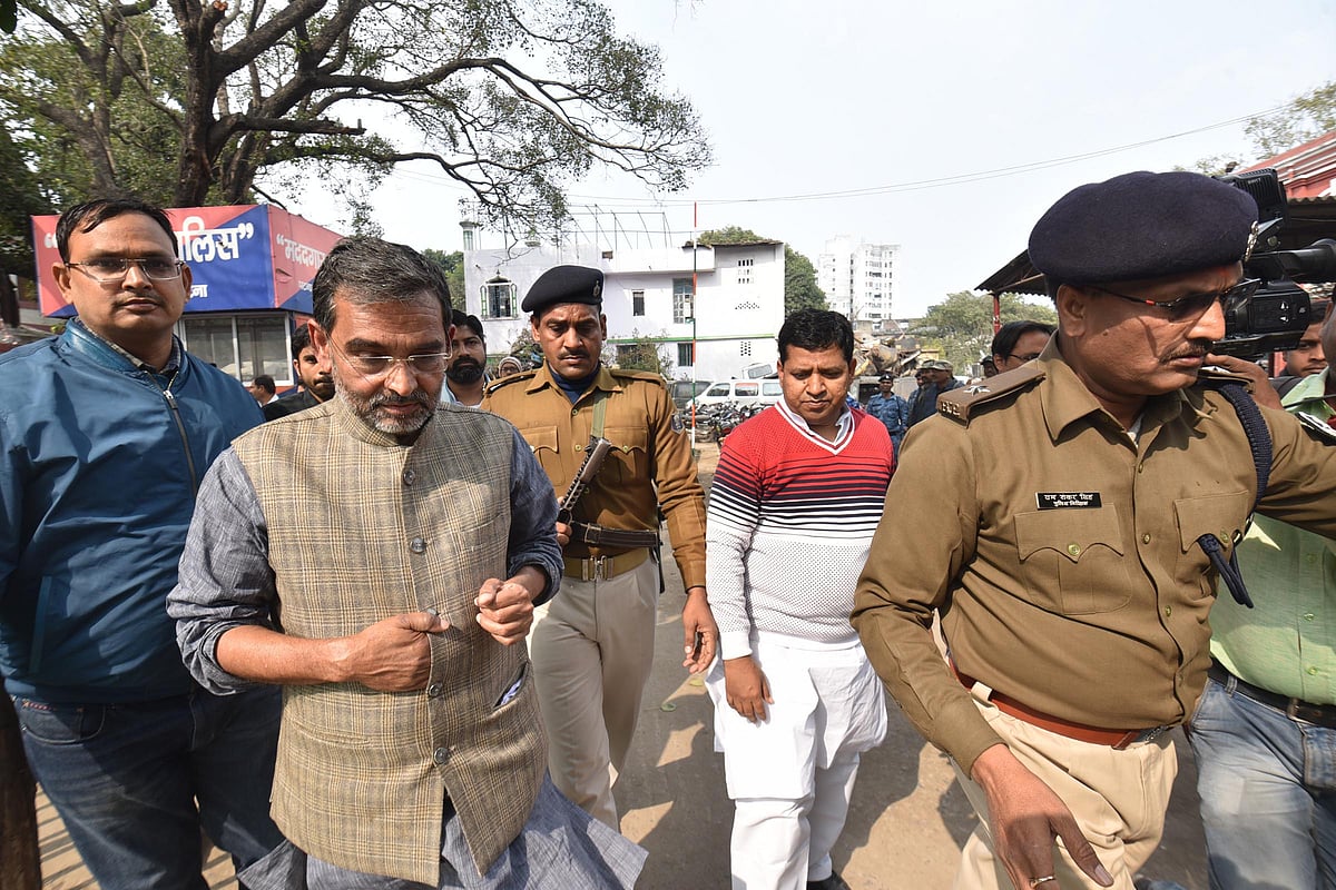 پٹنہ: کارکنان سمیت کشواہا نے دی گرفتاری، کارروائی کی یقین دہانی دیکر کیا گیا رہا