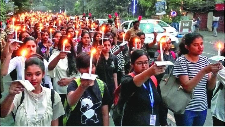 کیا شہادت پر سیاست کرنے والے جانتے ہیں کہ سی آر پی ایف کو نہیں ملتا شہید کا درجہ
