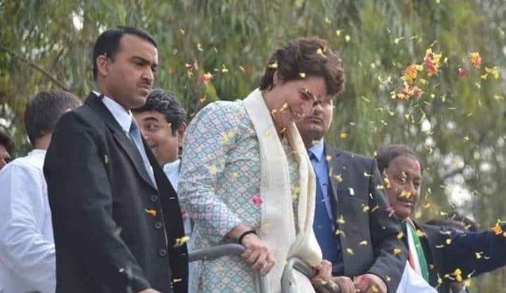 پرینکا کی سوشل میڈیا پر ’زبردست انٹری‘، منٹوں میں بنے ہزاروں فالوور