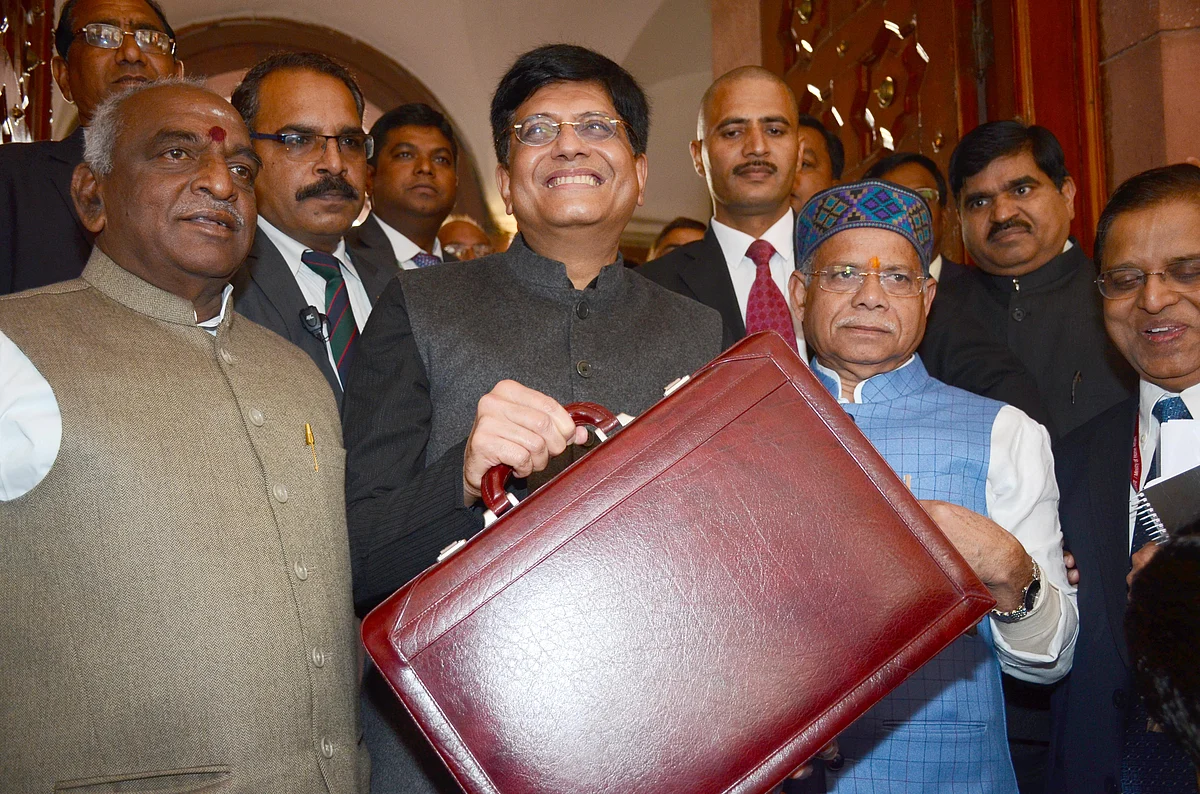 عبوری بجٹ: کسان اور متوسط طبقہ کو ’آدھا لیٹر دودھ ‘ سے بھی کم کی مضحکہ خیز راحت!