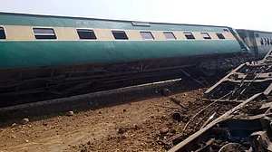 پاکستان: ریلوے ٹریک پر بم دھماکہ، 4 افراد ہلاک، 15 زخمی
