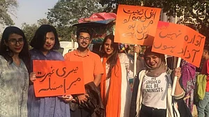 پاکستان: حقوق نسواں کے لئے ’عورت مارچ‘ نکالنا بنا مصیبت، قتل اور عصمت دری کی دھمکیاں