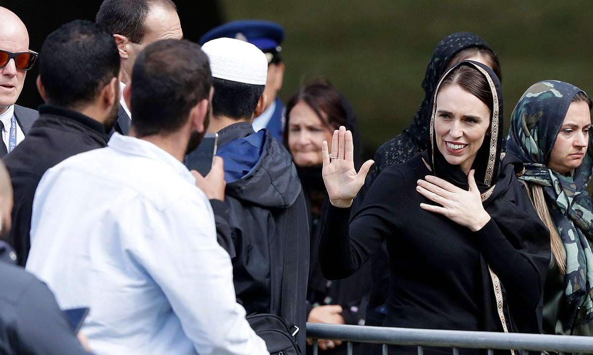 کرائسٹ چرچ حملہ کے بعد پہلی نماز جمعہ کی ادائیگی، پی ایم جیسنڈا کی اجتماع میں شرکت