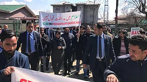 جماعت اسلامی پر پابندی اور مذہبی رہنمائوں کی دھر پکڑ اسلام میں مداخلت: محبوبہ مفتی