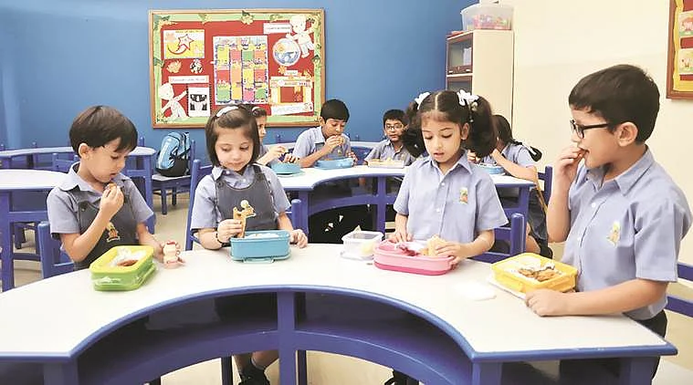 خواتین کے لیے بچوں کی صحت کا خیال رکھنا ایک چیلنج