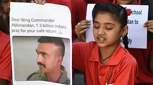 حکومت ہند کی ہدایت پر یو ٹیوب نے ہٹائی ونگ کمانڈر ابھینندن کی قابل اعتراض ویڈیوز