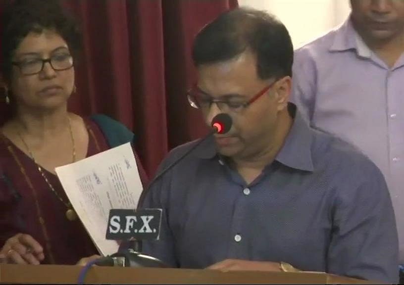 گوا: ساوَنت نے 2 بجے رات میں لیا وزیر اعلیٰ عہدہ کا حلف، کانگریس نے بتایا جمہوریت کا قتل