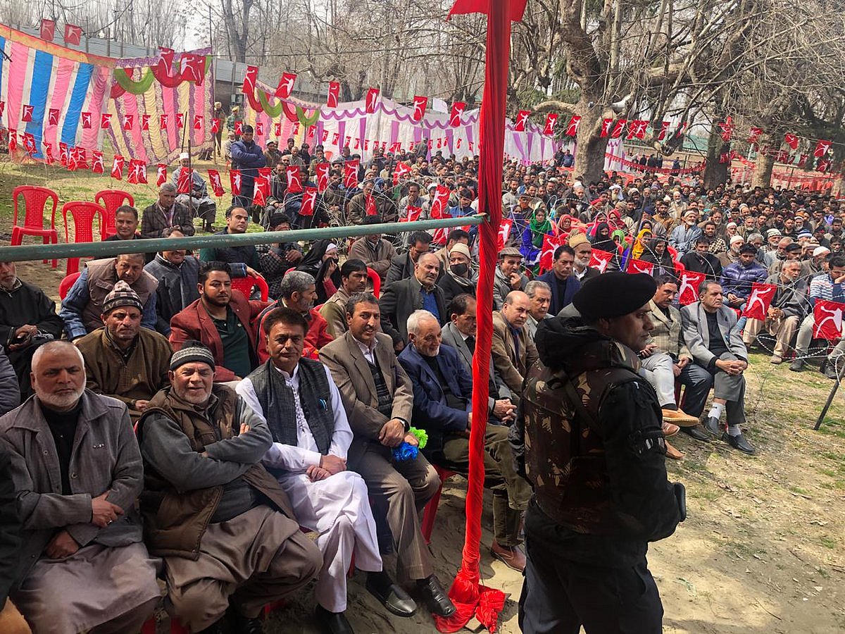 لوک سبھا انتخابات، کانگریس کے ساتھ مشروط اتحاد کے لئے تیار ہیں: عمر عبداللہ