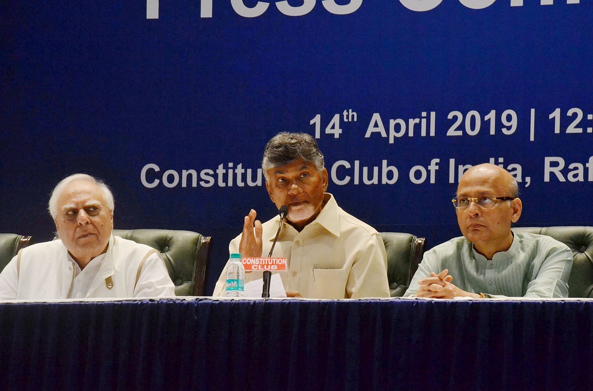 متحدہ اپوزیشن نے ایک بار پھر ای وی ایمس کا مسئلہ اٹھایا