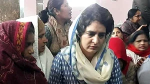 یو گی حکومت معذور بی ایل او کی خود کشی کی ذمہ دار، عوام معاف نہیں کریں گے: پرینکا