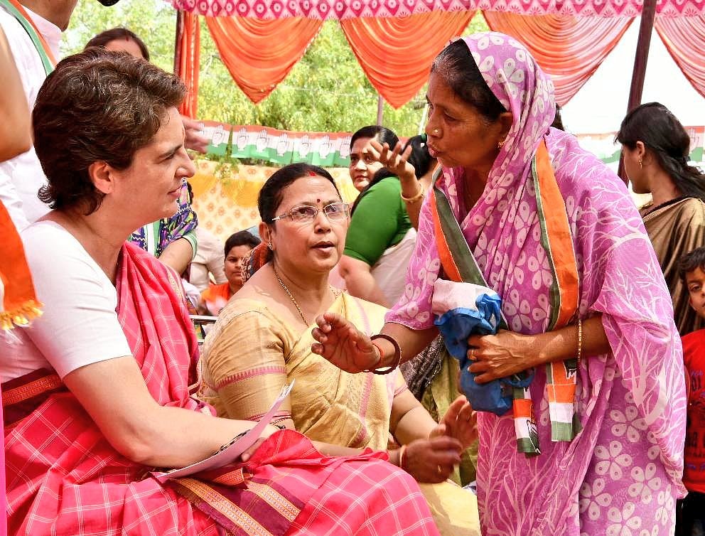 فتح پور میں پرینکا گاندھی کا ’میگا روڈ شو‘