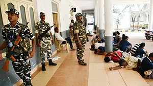 پولنگ کے بعد ’ووٹنگ مشینوں‘ کی حفاظت انتظامیہ اور امیدواروں کے لئے بڑا چیلنج