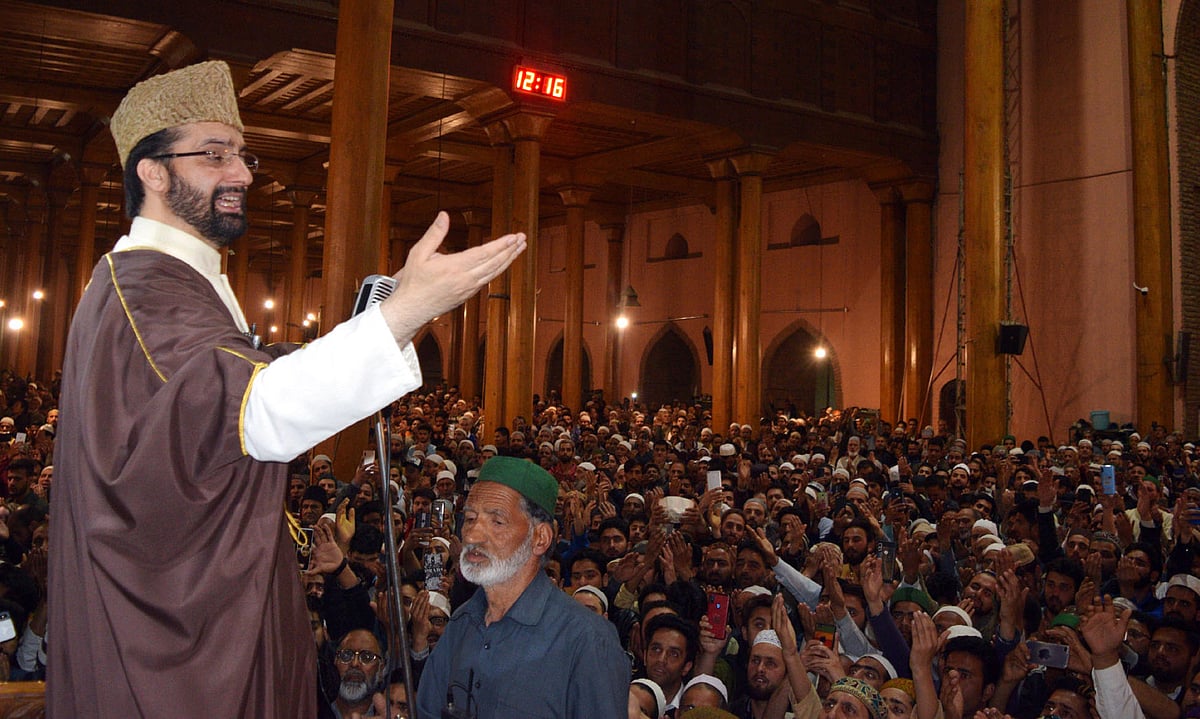 کشمیر: عقیدت و احترام سے منائی گئی شب برات