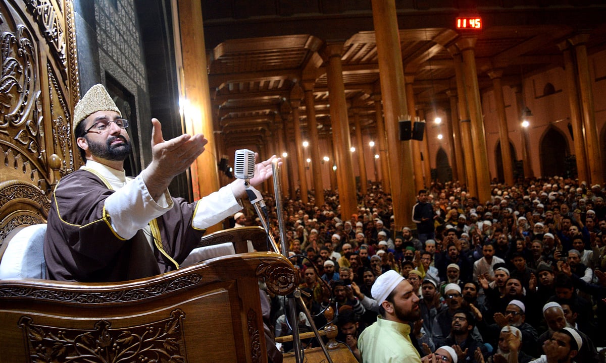 کشمیر: عقیدت و احترام سے منائی گئی شب برات