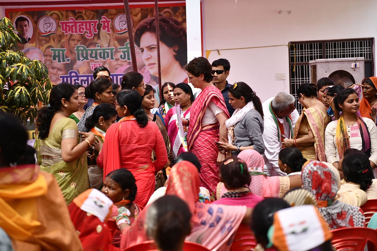 فتح پور میں پرینکا گاندھی کا ’میگا روڈ شو‘