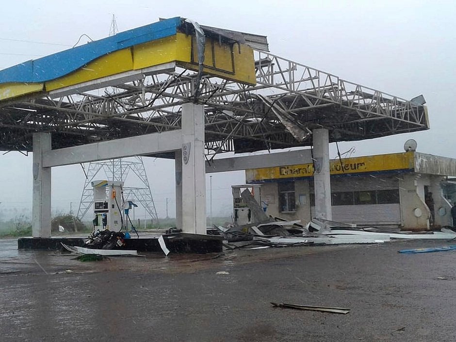 اڈیشہ میں 250 کلو میٹر فی گھنٹہ کی رفتار سے ’فانی‘ نے مچائی تباہی... تصویری جھلکیاں