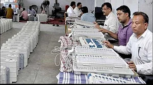یو پی میں ووٹ شماری کے لئے عدیم المثال حفاظتی انتظامات، کاؤنٹنگ مراکز قلعہ میں تبدیل