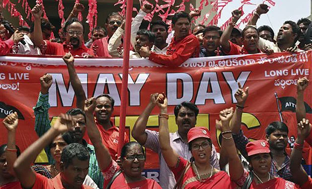 یہ یومِ مزدور نہیں، یومِ مجبور ہے... مرنال پانڈے