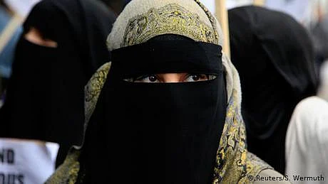 <div class="paragraphs"><p> برقعہ پر پابندی، علامتی تصویر</p></div>