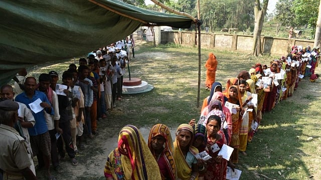 عام انتخاب: مونگیر کے دو پولنگ مراکز پر بے ضابطگی معاملہ میں 20 انتخابی افسر معطل