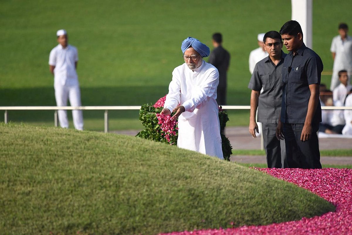 جواہر لال نہرو کا یوم وفات... سونیا اور راہل سمیت کئی بڑے لیڈروں کے ذریعہ خراج عقیدت پیش